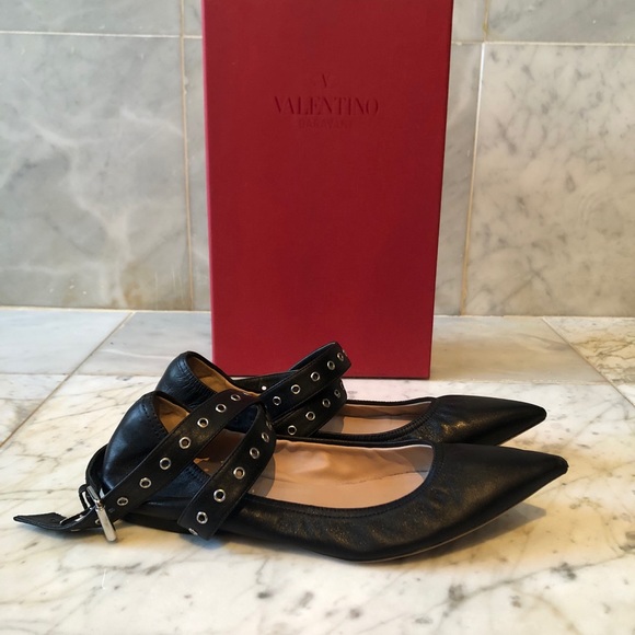 🍸Valentino Black Love Latch Leather Ballet Flats - Picture 2 of 8